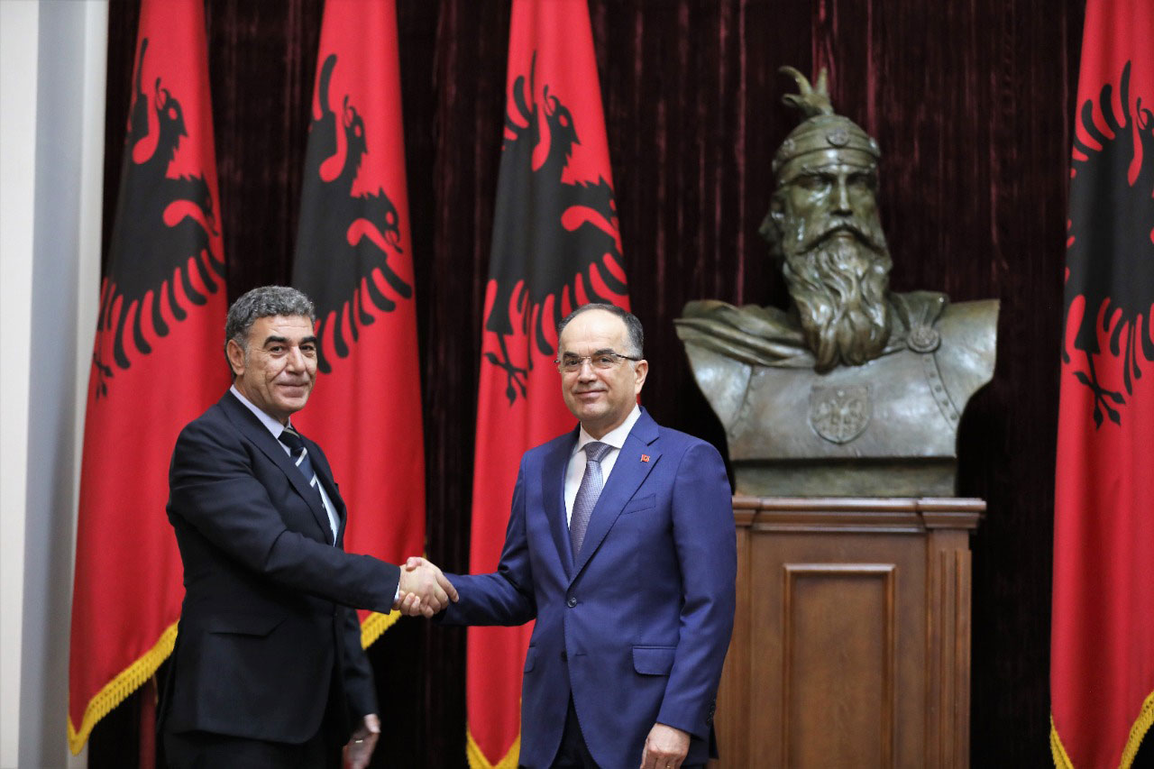 Ceremonia e betimit para Presidentit të Republikës e anëtarit të ri të Gjykatës Kushtetuese, z. Ilir Toska